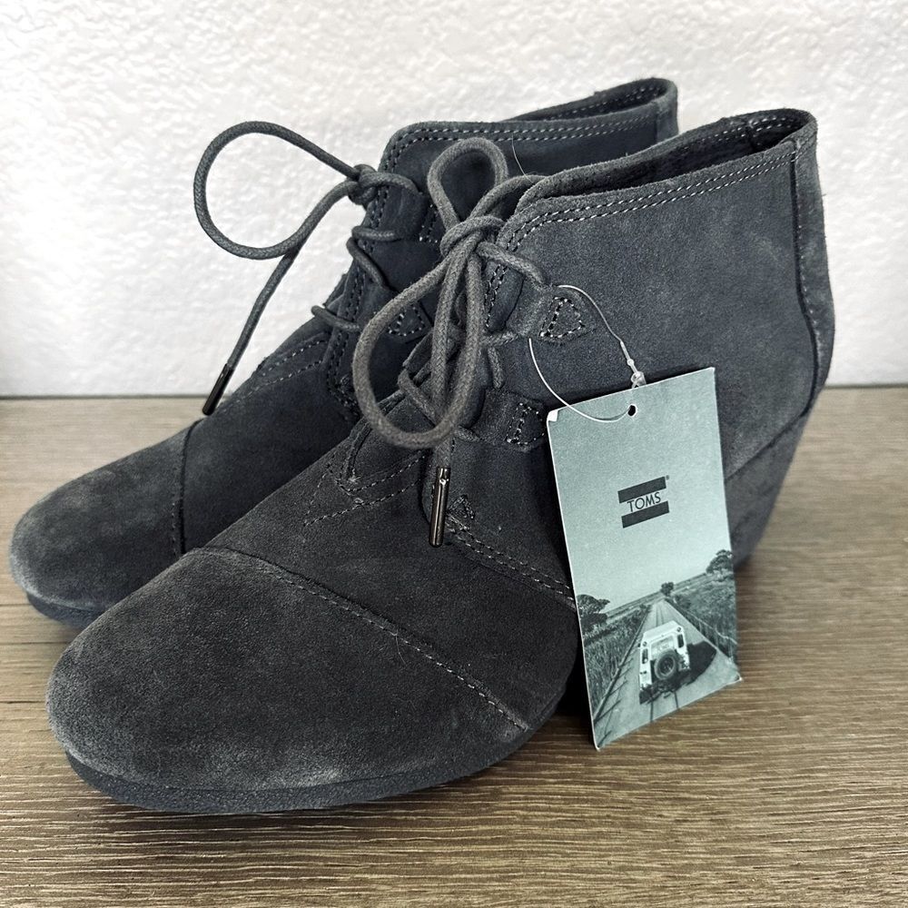 NWT TOMS Gray Suede Leather Wedge Ankle Boots Booties 11